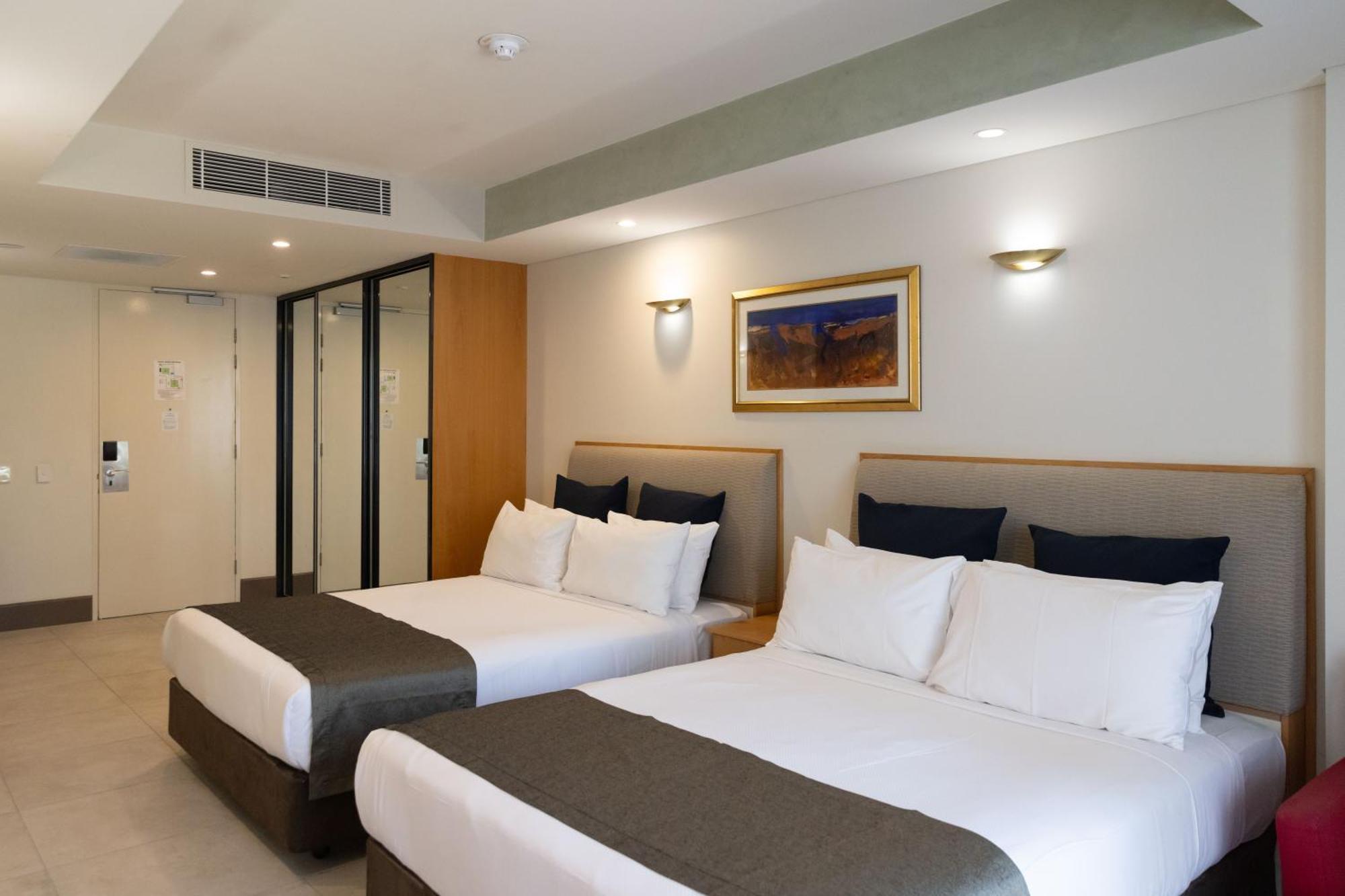 Mindil Beach Casino Resort Darwin Exterior foto A room at the hotel